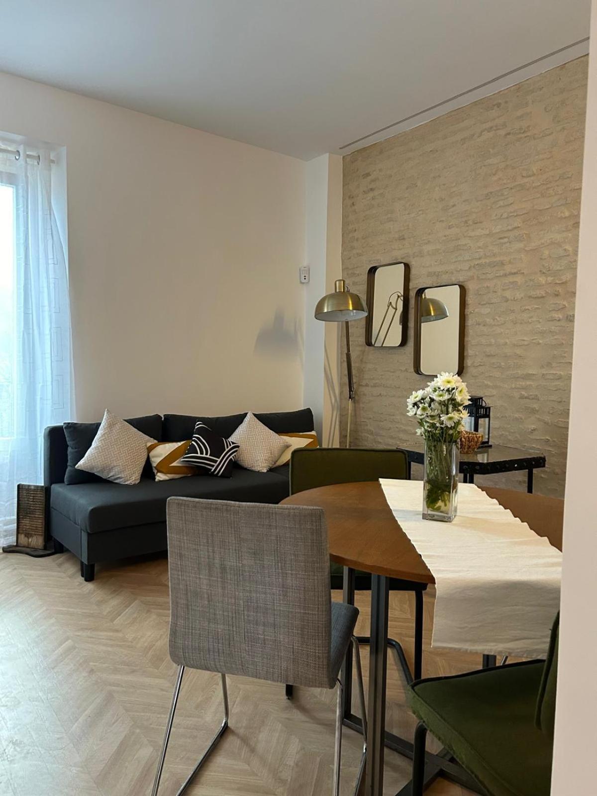 Center Apartment Fully Eqquiped Opcional Breakfast Sevilla Eksteriør billede