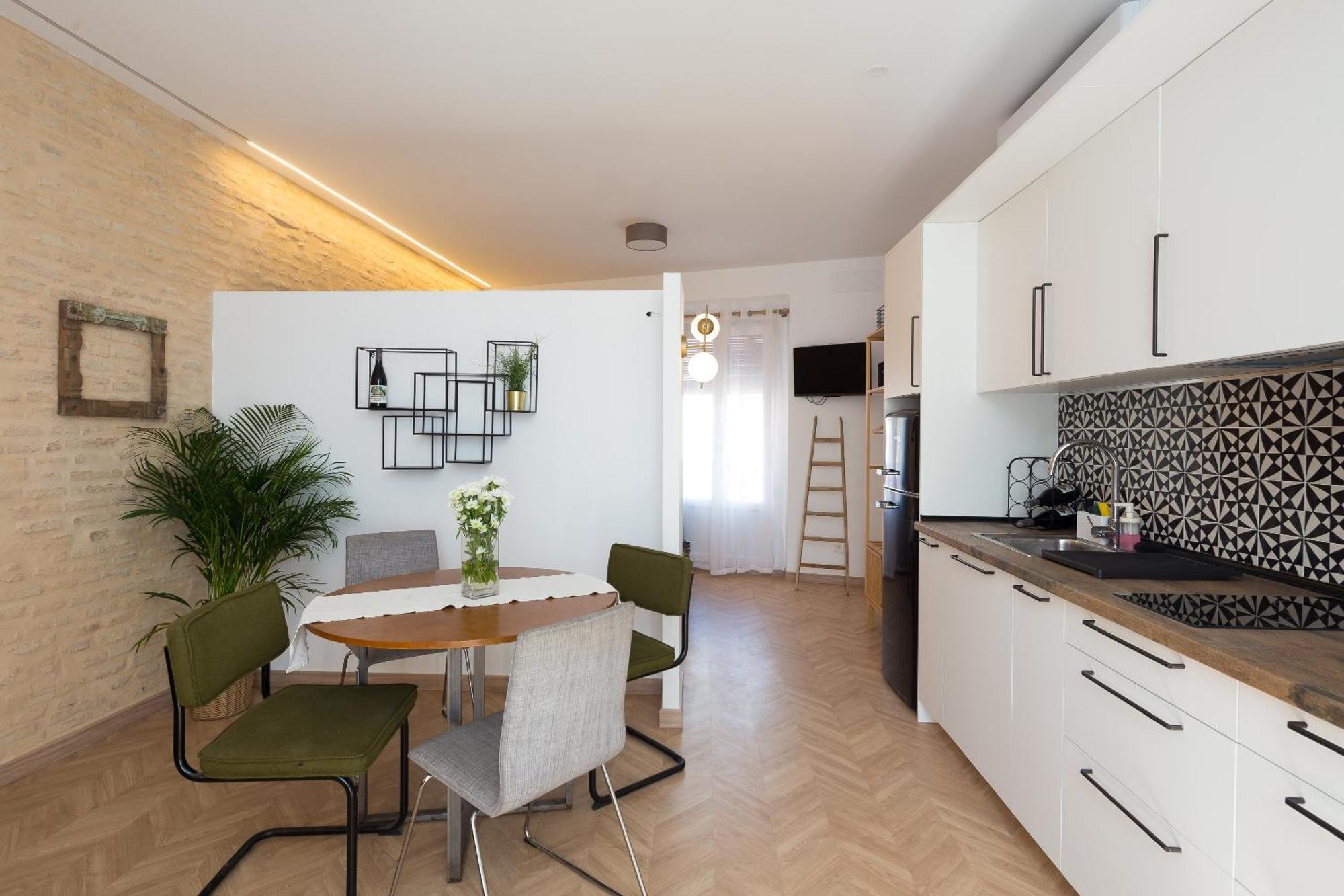 Center Apartment Fully Eqquiped Opcional Breakfast Sevilla Eksteriør billede